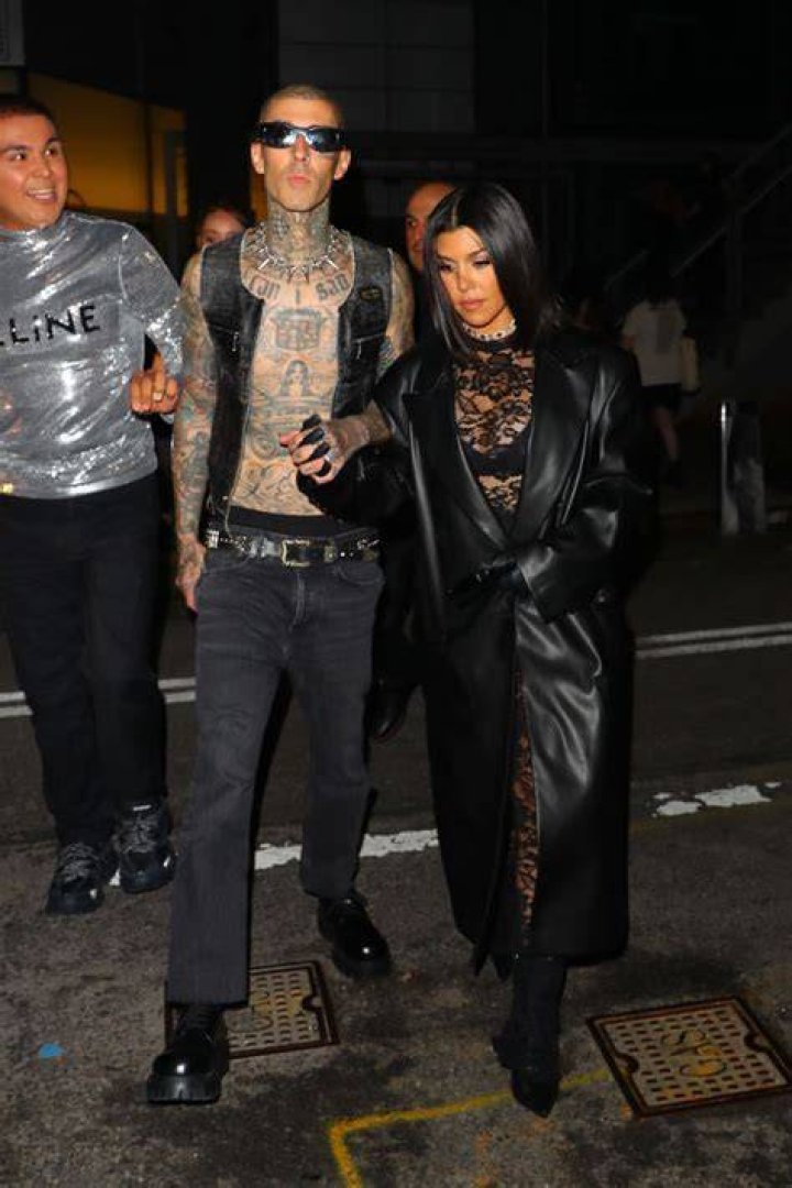 Kourtney Kardashian Rocks Travis Barker’s Underwear: Photos – Hollywood Life