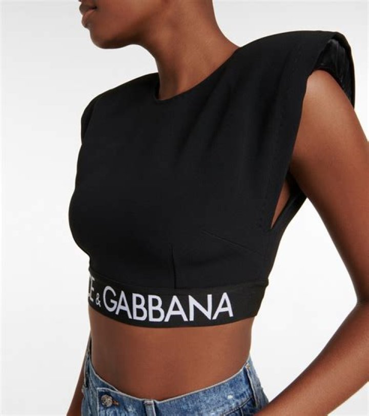 Kourtney Kardashian Slays In Sexy Dolce & Gabbana Crop Top & Short Shorts
