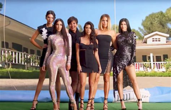 Kourtney Kardashian Sunbathes In Hot Pink Bikini Amid News ‘KUWTK’ Is Ending – New Pic