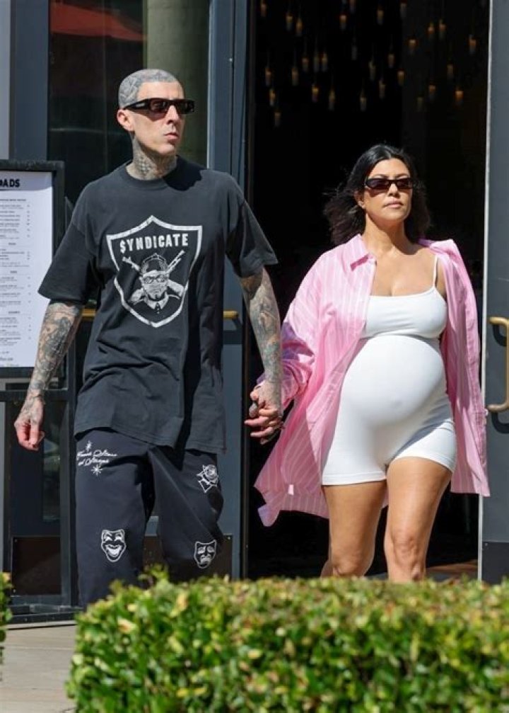 Kourtney Kardashian Twerks In Skintight Dress After Scott Disick & Sofia Richie Reunite