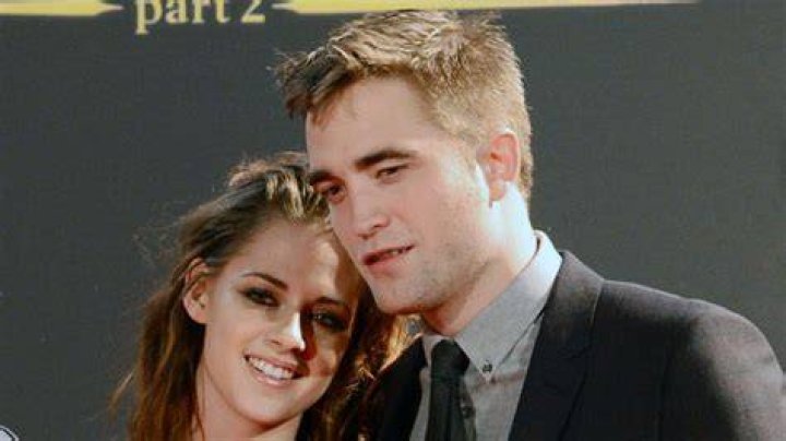 Kristen Stewart & Robert Pattinson’s Romantic Bedroom Secrets Revealed — Report