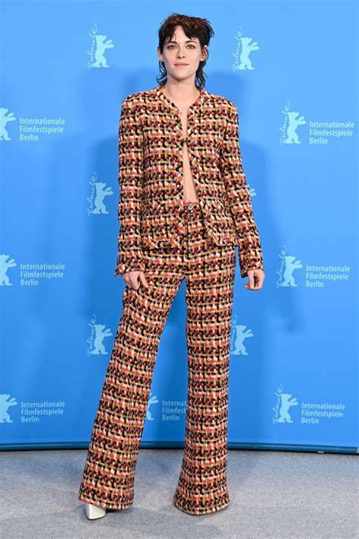 Kristen Stewart Stuns in Tiny Chanel Shorts & Cropped Blazer Showing Abs At Film Festival In France