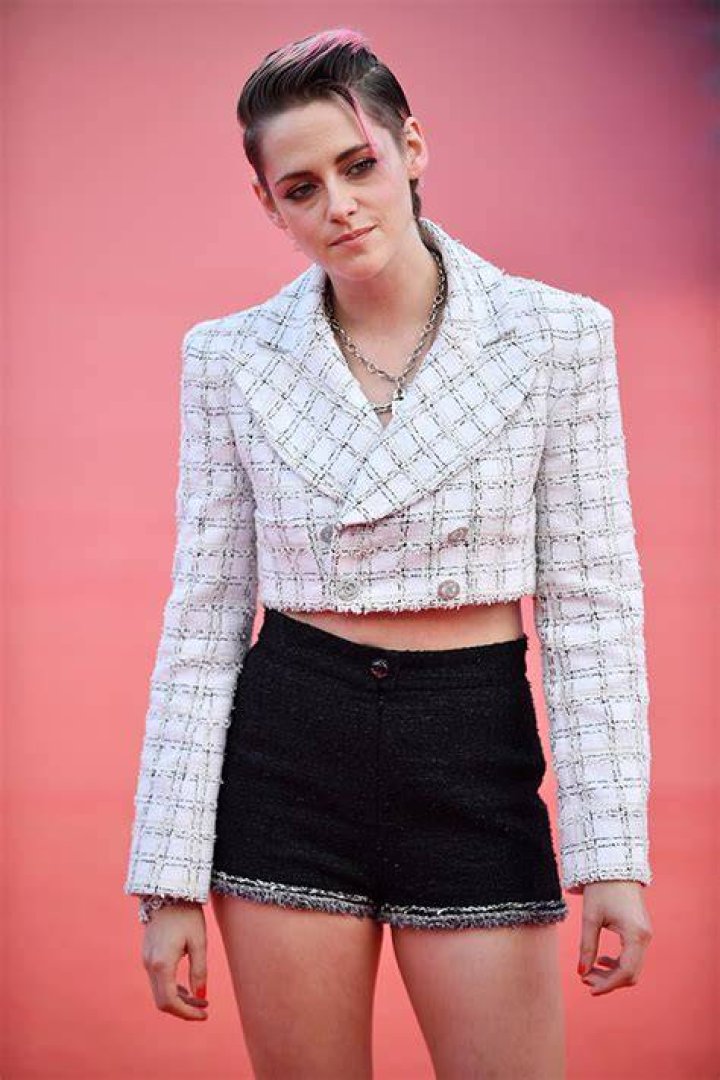 Kristen Stewart, Taylor Swift & More: Stars Reveal Bare Abs