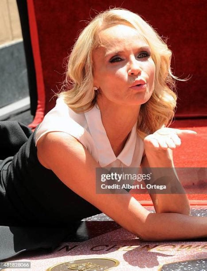 Kristin Chenoweth — Photos Of The Actress & Singer – Hollywood Life