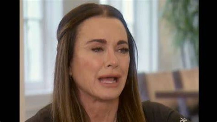 Kyle Richards Cries Over Her Marriage – Hollywood Life