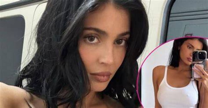 Kylie Jenner Goes Braless In Sexy Curve-Hugging Dress For Girls’ Night Out