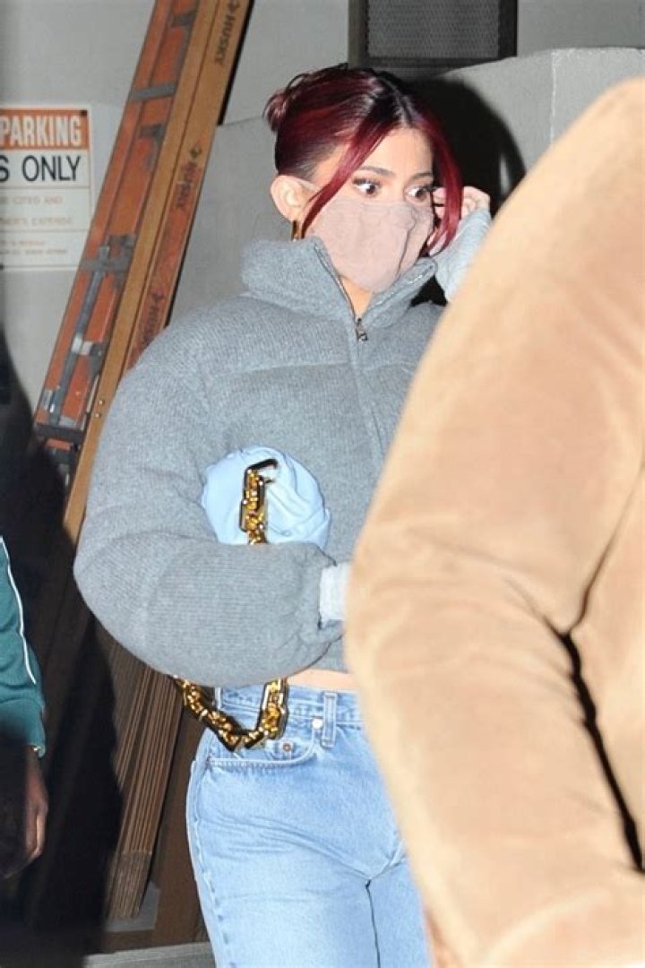 Kylie Jenner Goes Shopping In Beverly Hills In Expensive Puffer Jacket – Hollywood Life