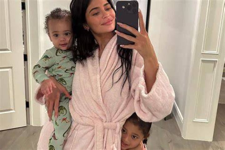 Kylie Jenner Goes Swimming With Daughter Stormi, 2, In A Hot Pink Bikini On Easter
