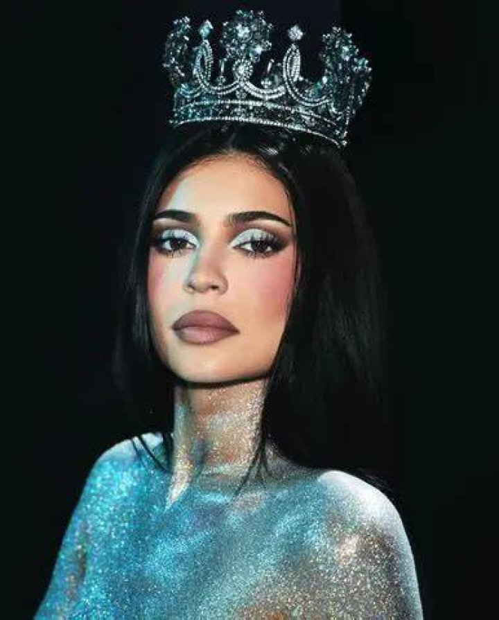 Kylie Jenner Posing For ‘Playboy’ Cover? Wants To Prove She’s Hottest Kardashian – Hollywood Life