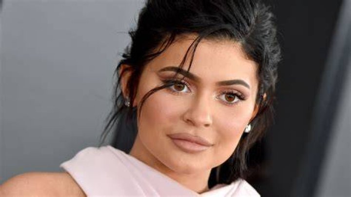 Kylie Jenner Reveals Why She Removed Her Extensions For ‘Hair Healthy Journey’ During Lockdown
