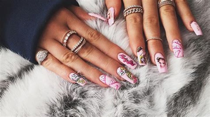 Kylie Jenner’s Pink Barbie Nails — Love Or Loathe Her Nail Art Look? – Hollywood Life