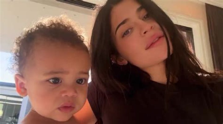 Kylie Jenner Snuggles Her Son Aire, 1, In Adorable Clip: Video – Hollywood Life