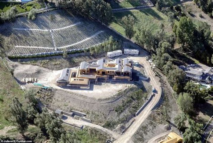 Kylie Jenner Starts Construction On Hidden Hills Mansion: Photos – Hollywood Life