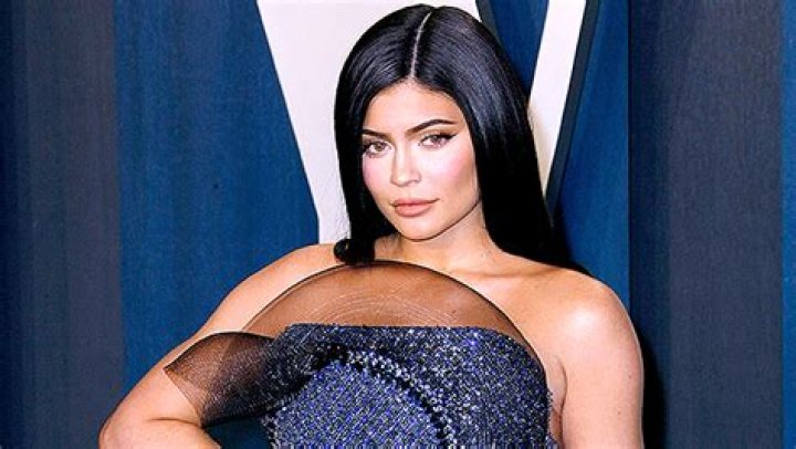 Kylie Jenner Takes A Sexy Bubble Bath In New Pic Amid Kim’s Marriage Struggles