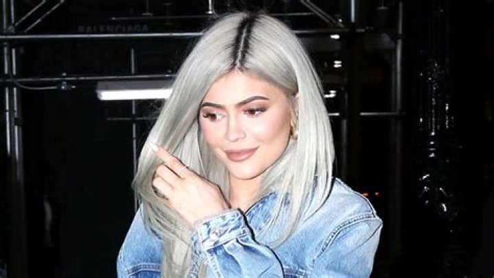 Kylie Jenner: Why Travis Scott & Her Sisters Are ‘Proud’ Of Her $600M Cosmetics Sale