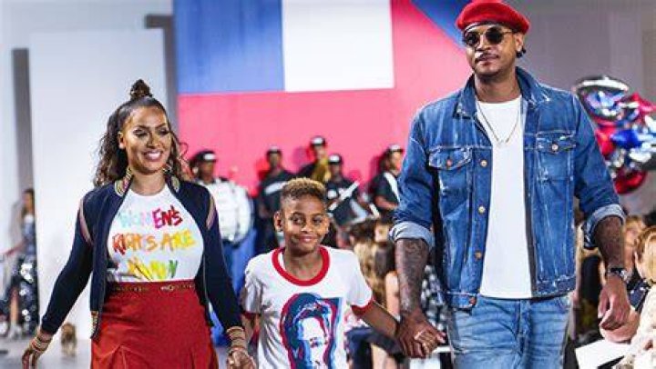 La La & Carmelo Anthony Reunite & Rock Matching Christmas PJs With Son, 12, In Sweet Selfie