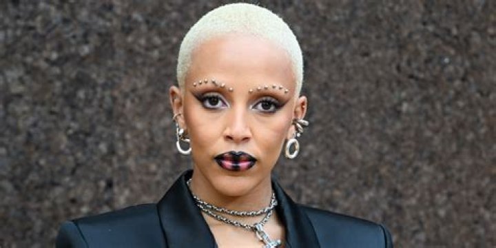 Lady Gaga & Doja Cat’s Hair Stylists Explain VMA Looks — Interview – Hollywood Life