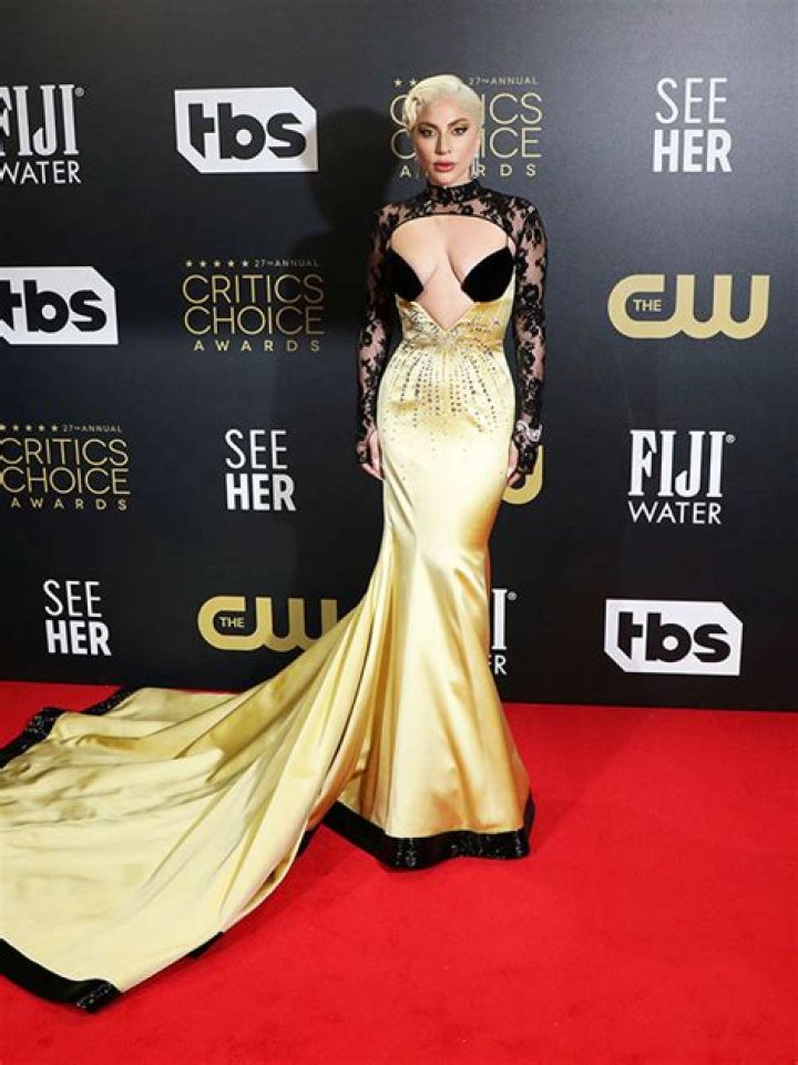 Lady Gaga Wears Revealing Gucci Dress To Critics Choice Awards: Photo – Hollywood Life