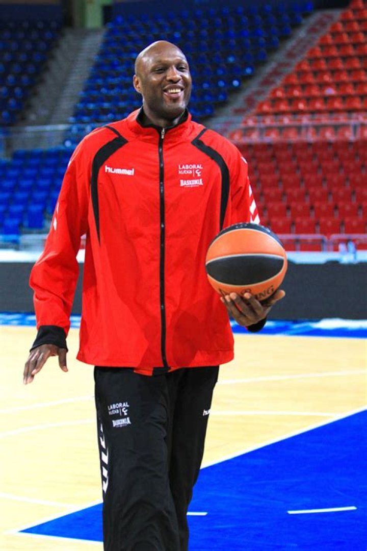 Lamar Odom Quits Spanish Basketball Team After Back Injury