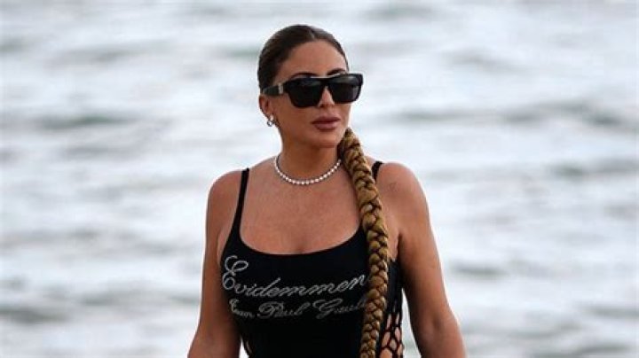 Larsa Pippen In Black Swimsuit In Miami: Photos – Hollywood Life