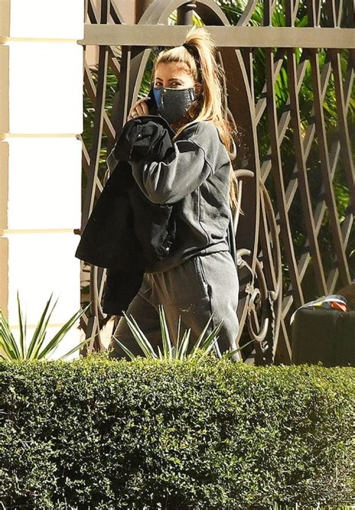 Larsa Pippen Seen In 1st Pic Since Holding Hands With Malik Beasley As She Arrives Home In Florida