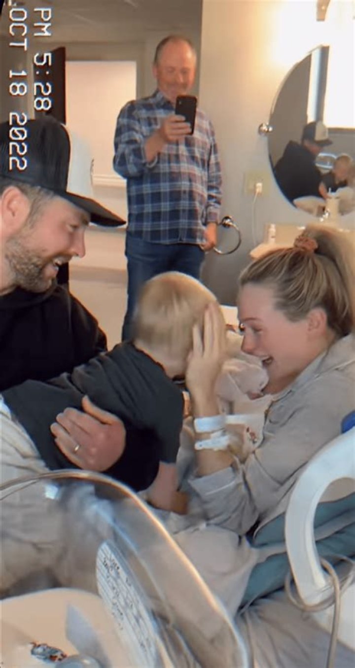 Lauren Bushnell & Chris Lane Welcome Baby No. 2: Watch Their Son Dutton, 1, Meet His Brother