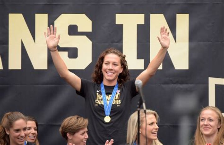 Lauren Holiday — PICS