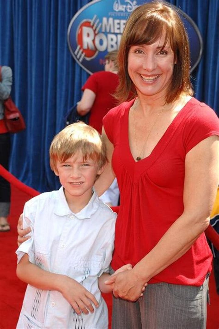 Laurie Metcalf’s Kids: All About Her 4 Children, Including Zoe Perry