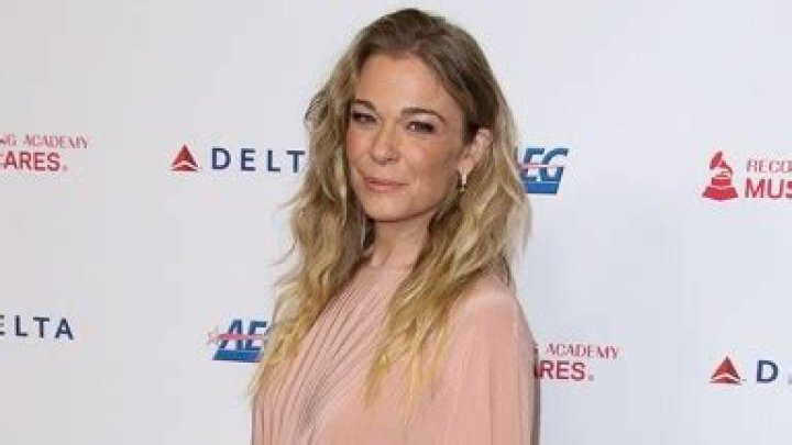 LeAnn Rimes’ Health: What to Know About Her Vocal Cord Issues, Cancer Scare, & More