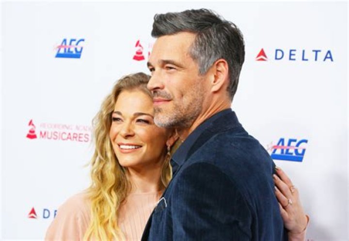 LeAnn Rimes Shares Tribute To Eddie Cibrian In New Music Video – Hollywood Life