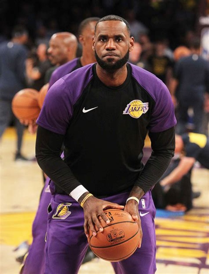 LeBron James Loses In NBA Playoffs & Makes ‘Space Jam 2’ Joke – Hollywood Life