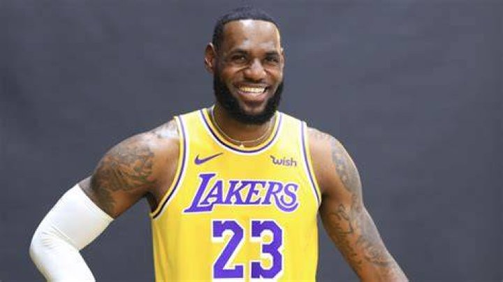LeBron James Talks Retirement After NBA Playoffs Loss – Hollywood Life