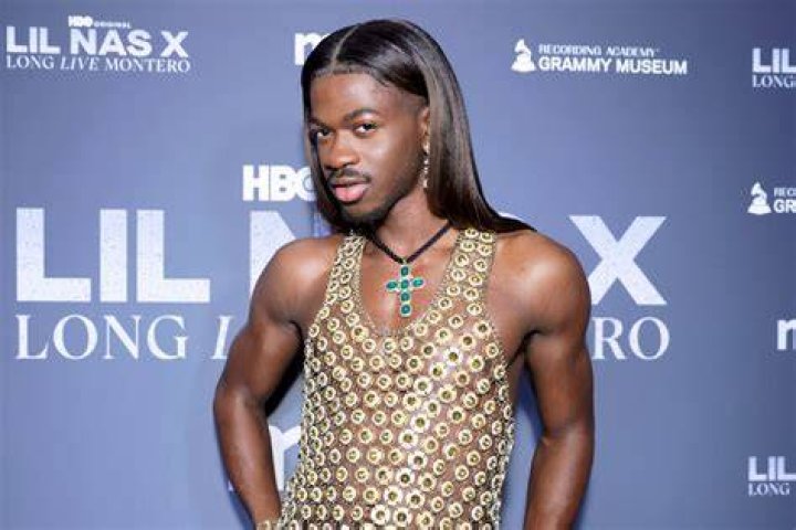 Lil Nas X Transforms Into A Sexy Santa Claus For New Song ‘Holiday’ – Hollywood Life