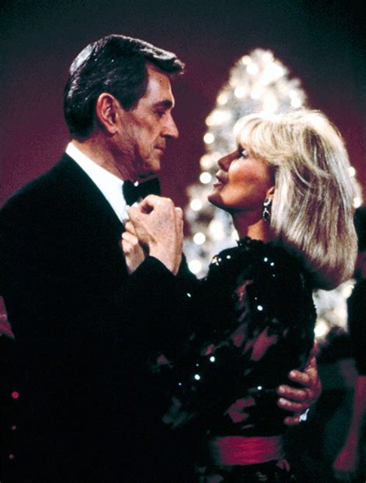 Linda Evans Cries Over Rock Hudson’s AIDS Battle & Their Kissing Scene – Hollywood Life