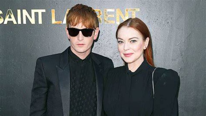 Lindsay Lohan & Brother Dakota Recreate ‘The Parent Trap’ Photo – Hollywood Life