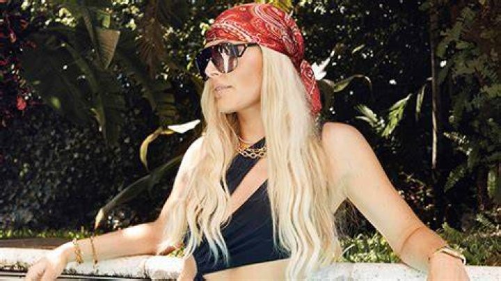 Lindsey Vonn Rocks Black Swimsuit With Cutouts For Sexy Yniq Sunglasses Campaign: Photos