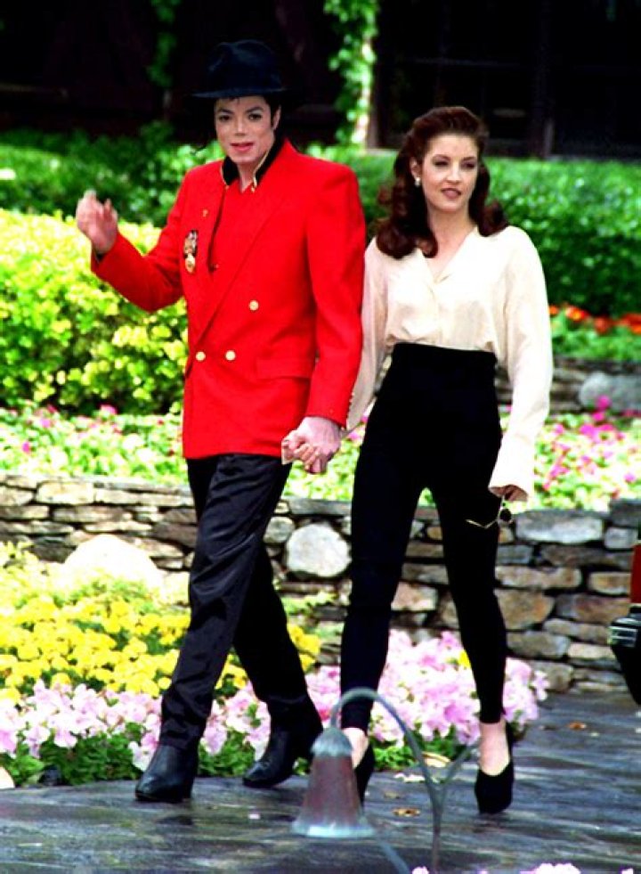 Lisa Marie Presley’s Spouses, from Michael Jackson To Nic Cage & More – Hollywood Life