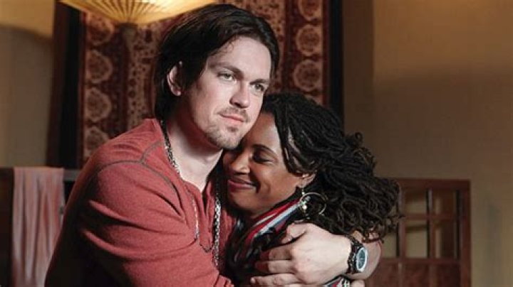 [LISTEN] Shanola Hampton On Shamless Sex Scenes With Steve Howie – Hollywood Life