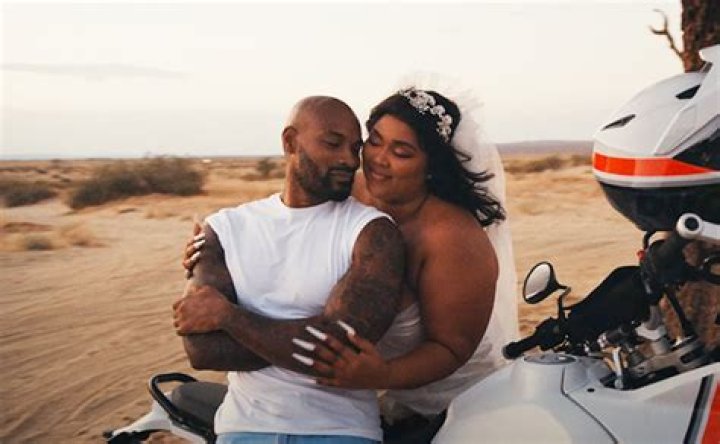 Lizzo Kisses Tyson Beckford In Her ‘2 Be Loved’ Music Video – Hollywood Life