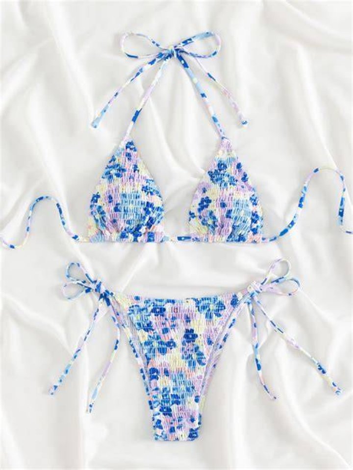 Lizzo Rocks Aqua Patterned Bikini In Sexy Poolside Photos