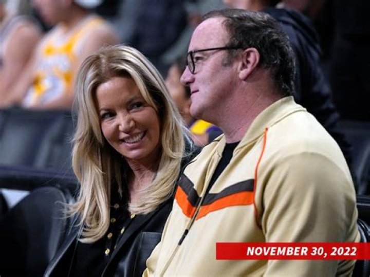 Los Angeles Lakers Owner Jeanie Buss Engaged To Actor Jay Mohr – Hollywood Life