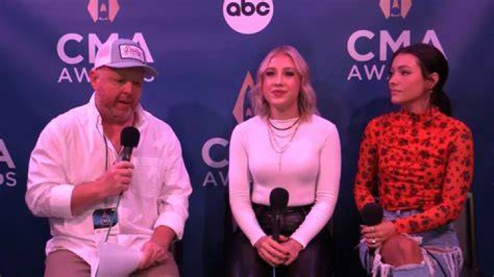 Maddie & Tae Talk CMA Awards & New Music: Interview – Hollywood Life