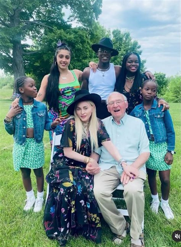 Madonna & Her Kids Celebrate The Singer’s Dad’s 90th Birthday: Watch – Hollywood Life