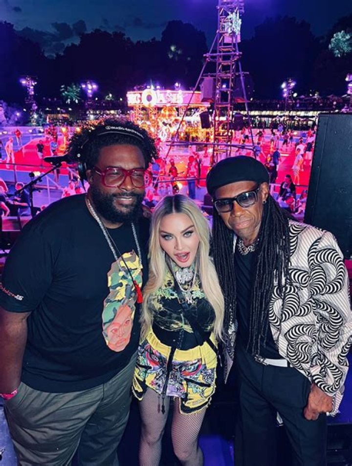 Madonna Rocks Yellow Shorts While Roller Skating At NYC’s DiscOasis – Hollywood Life