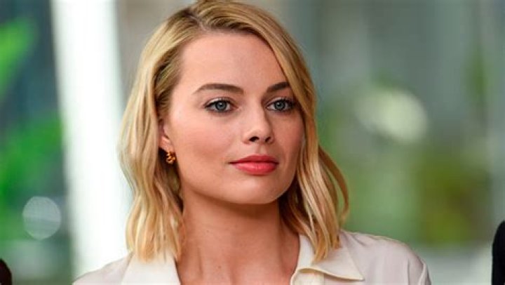 Margot Robbie in ‘Playboy’ Movie? She’s In Talks To Play Hef’s Wife – Hollywood Life