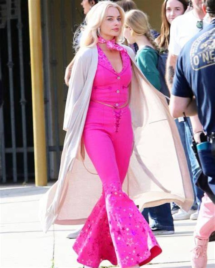 Margot Robbie Rocks Iconic Barbie Swimsuit In First Teaser Trailer – Hollywood Life