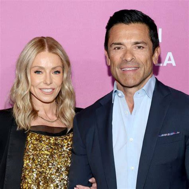 Mark Consuelos Gushes Over Wife Kelly Ripa’s Natural Grey Hair — ‘I Think It Looks Beautiful’