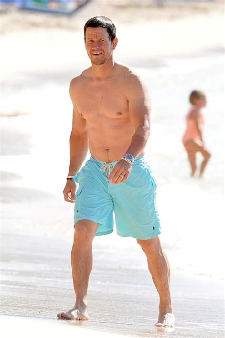 Mark Wahlberg Shirtless — See Pics – Hollywood Life