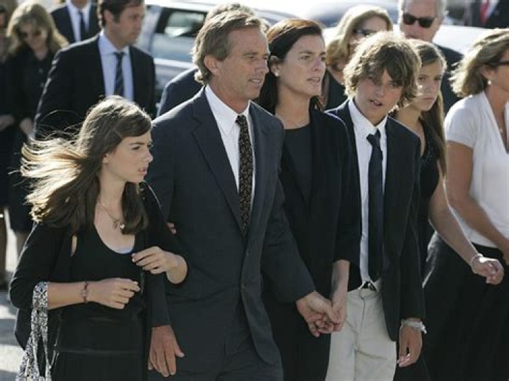 Mary Kennedy Funeral — RFK Jr’s Estranged Wife Buried By Family Compound – Hollywood Life