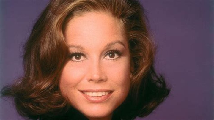 Mary Tyler Moore Celebrity Bio – Hollywood Life